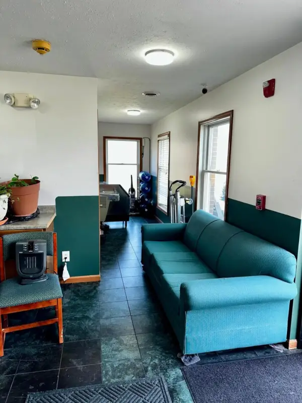 Attica Inn 4