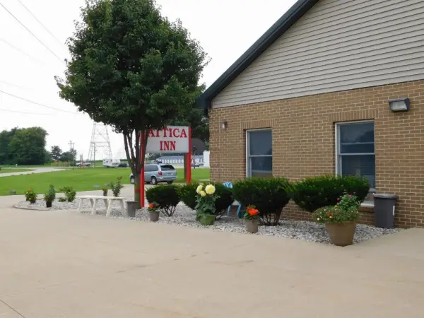 Attica Inn 9